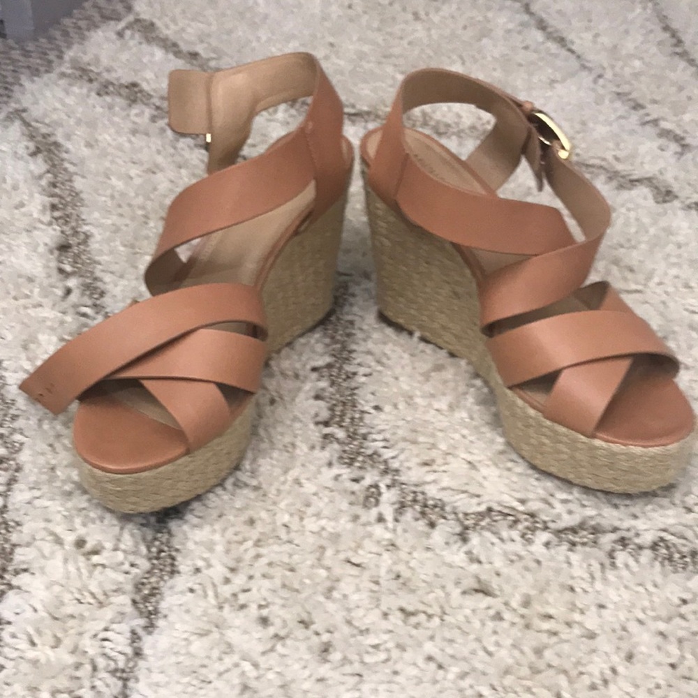 NEW NEVER WORN only tried on Michael Kors brown sandals size 8 - Picture 2 of 6